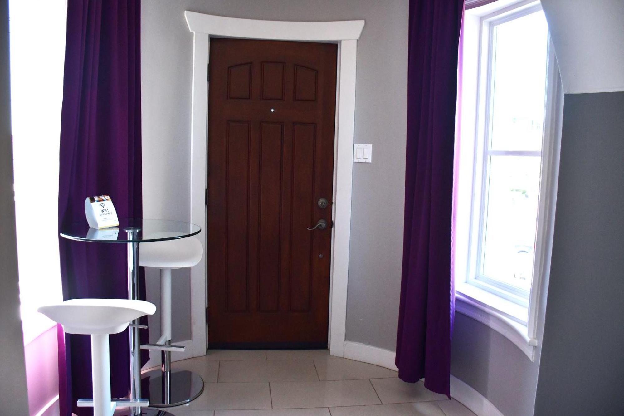 Chateau Queen By Bower Boutique Hotels Moncton Exterior foto